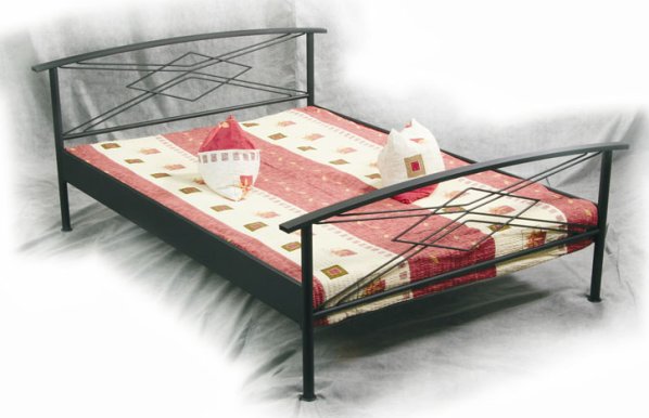 Kovová postel Avantgarda