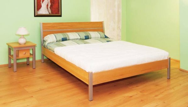 Dřevěná postel Alex