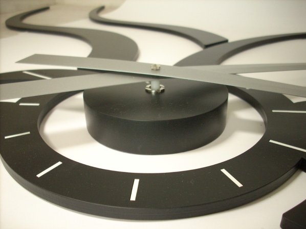 Designové nástěnné hodiny tetování 2012 Calleadesign 120cm