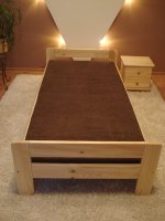 Dřevěná postel Kristýna