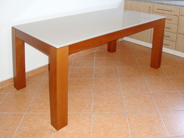 Jídelní stůl Tre-160 TŘEŠEŇ