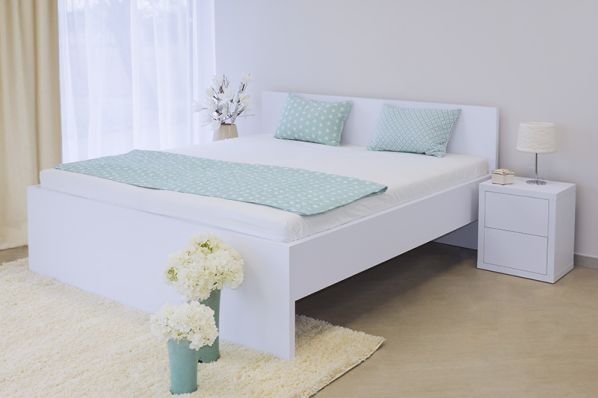 Moderní postel s plným čelem Tropea 180x200 cm, dub bílý, s ÚP šíře 180 cm