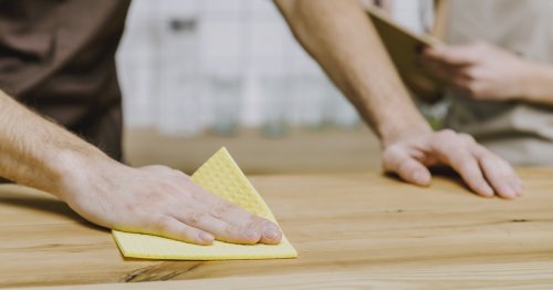 Jak na údržbu nábytku ze dřeva, kůže i ratanu