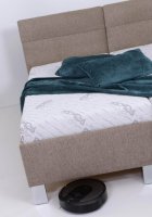 Čalouněná postel Fabio