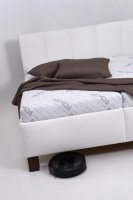 Čalouněná postel Saray