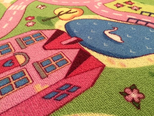 Dětský koberec Sladké město metráž, bez obšití