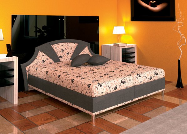 Čalouněná postel Ivanka